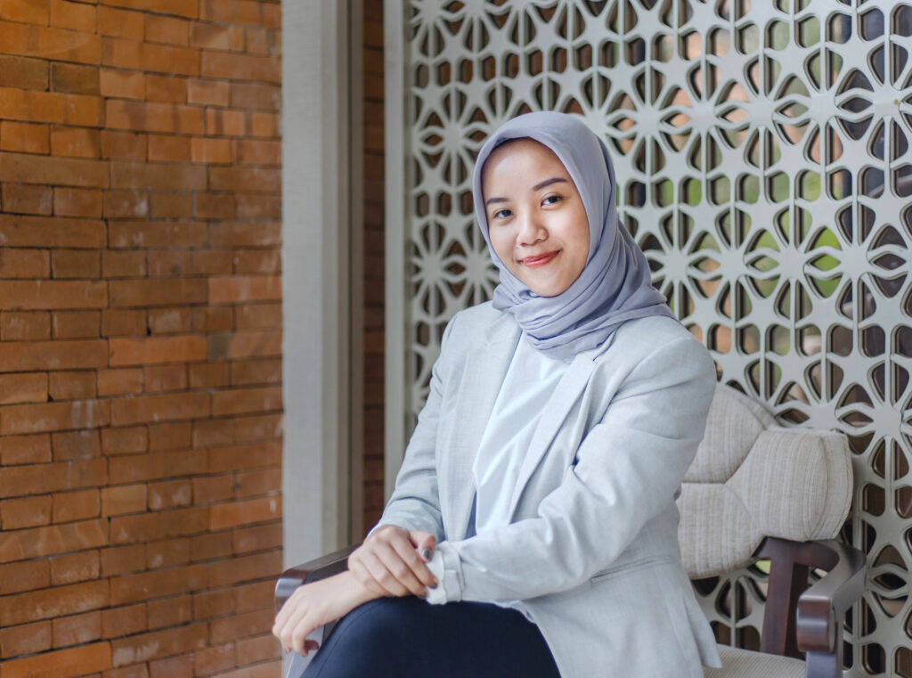 Nova_Dahani_Associate